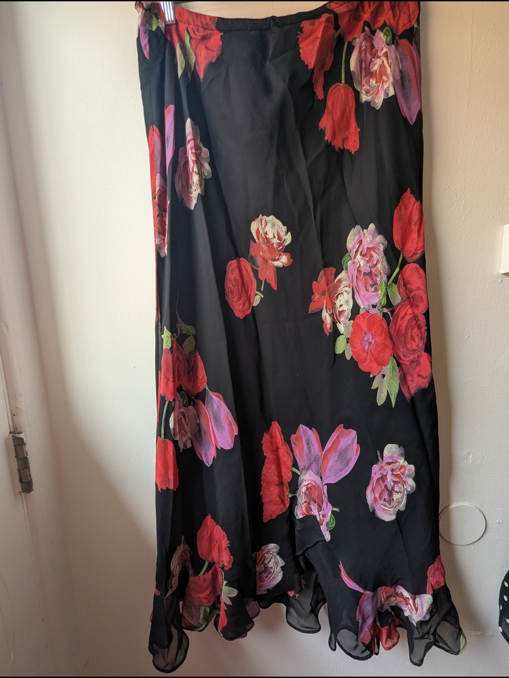 Donna Ricco Black Maxi Skirt Set with Red & Pink Floral Print Size 16